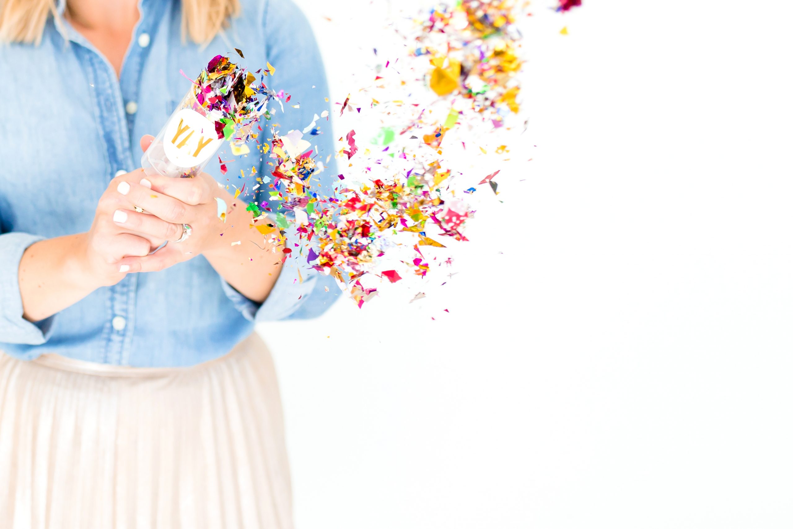 Eerste Hulp bij Party Planning haute-stock-photography-toss-the-confetti-final-6-scaled HOME  