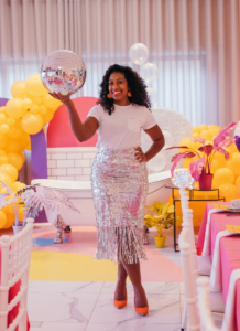 Eerste Hulp bij Party Planning partyqueenhightea-0351-e1696843354159-218x300 Webinar: van side hustle naar CEO van jouw party bedrijf  